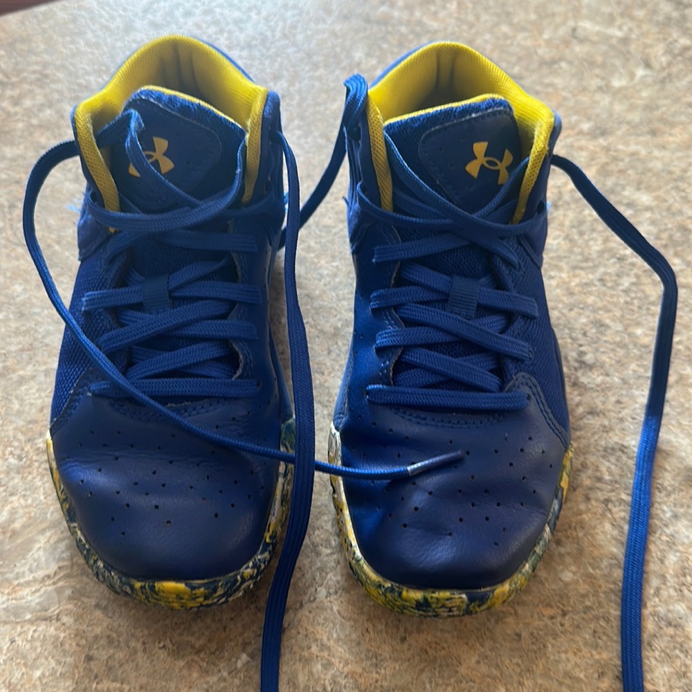 Boys Under Armour sneakers size 2Y